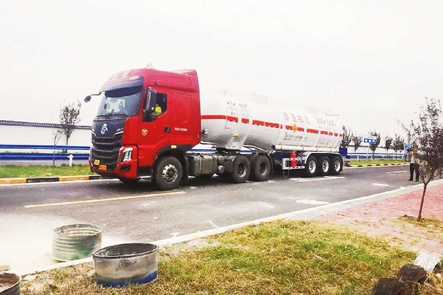 乘龍H5超輕版助力河南省危運處置大比武，成道路貨物運輸新標桿